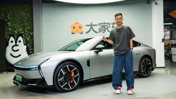 最近买的新车，跟大家汇报一下